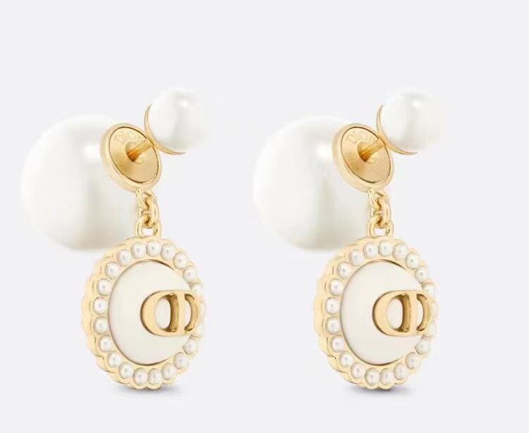 chr1st1an D10r earrings